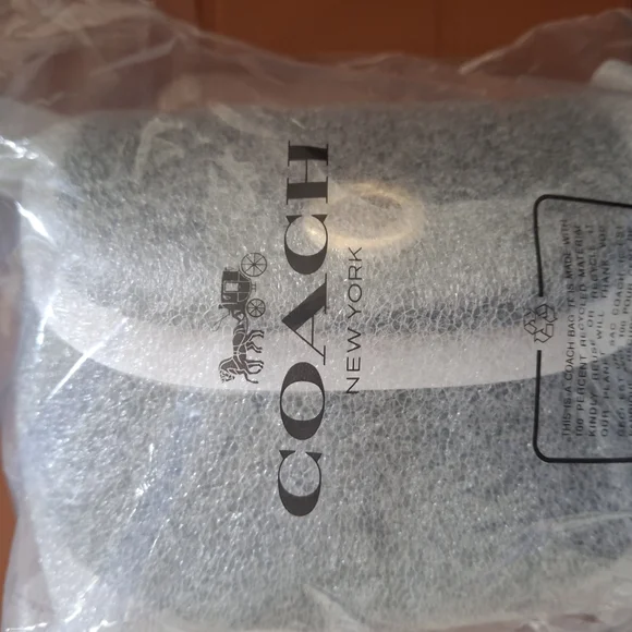 COACH Quilted Nappa Leather Turnlock Card Case- Women's Crossbody Bag- BRAND NEW - Picture 5 of 8